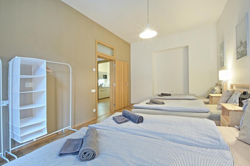 Nabo Apartments Prága Szoba fotó